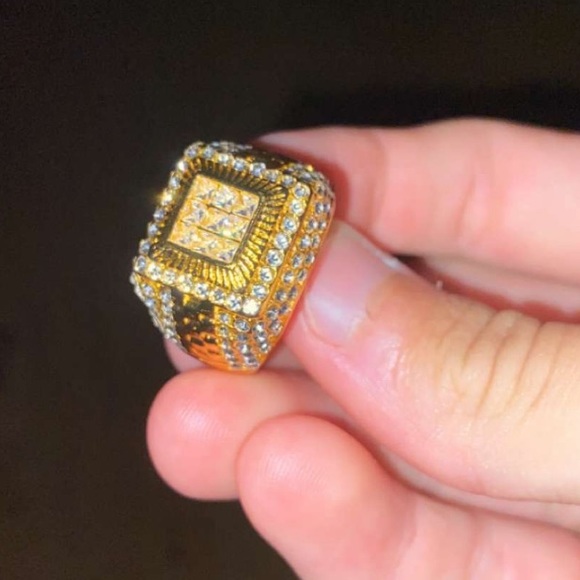 Men’s gold studded ring - Picture 1 of 1
